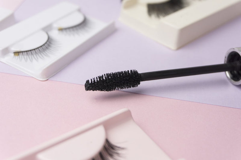 Fiber Mascara vs. Strip Lashes – Which Looks Best?