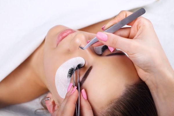 Here's Why I'll Never Get Eyelash Extensions Again